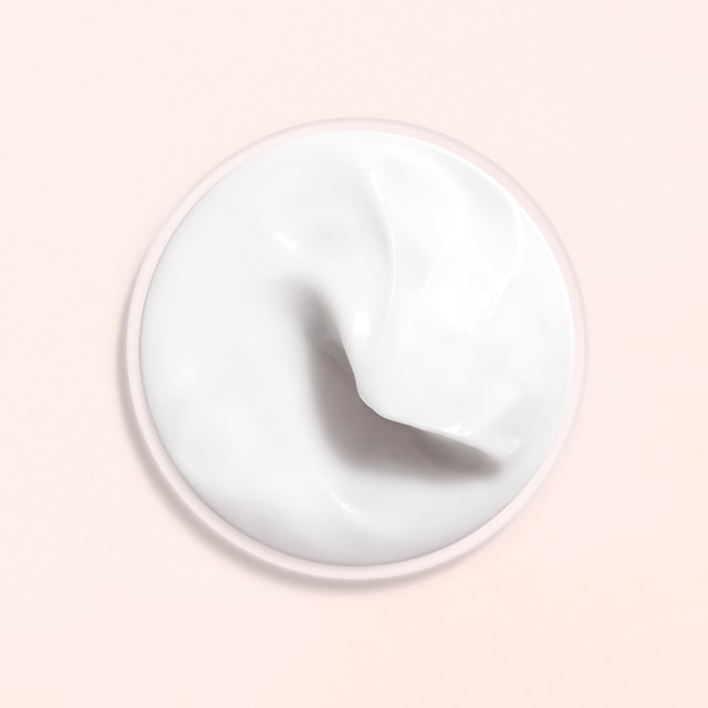 Nawilżający krem rozświetlający